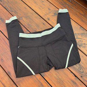 Lululemon Athletica Black & Teal Cropped Workout Leggings